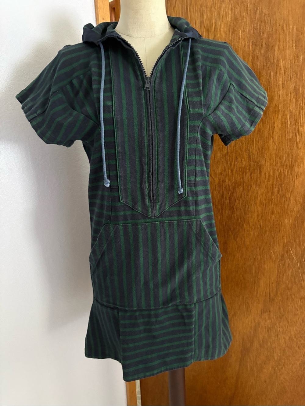 SACAI sz 2 M Navy Blue Green Striped Hooded Dress Short Sleeve Half Zip Puffy